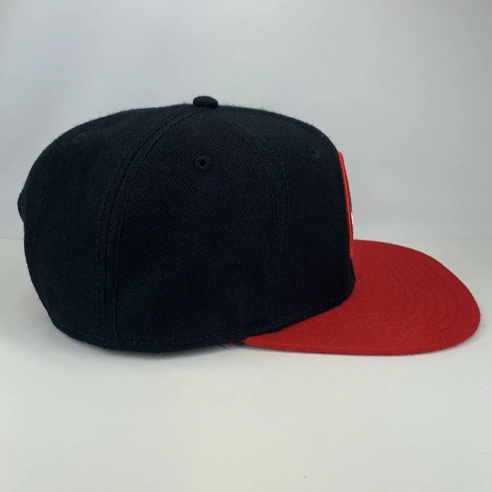 DEADPOOL Hat Adjustable Snap Black Red Embroidered Logo Flat Bill Baseball Cap